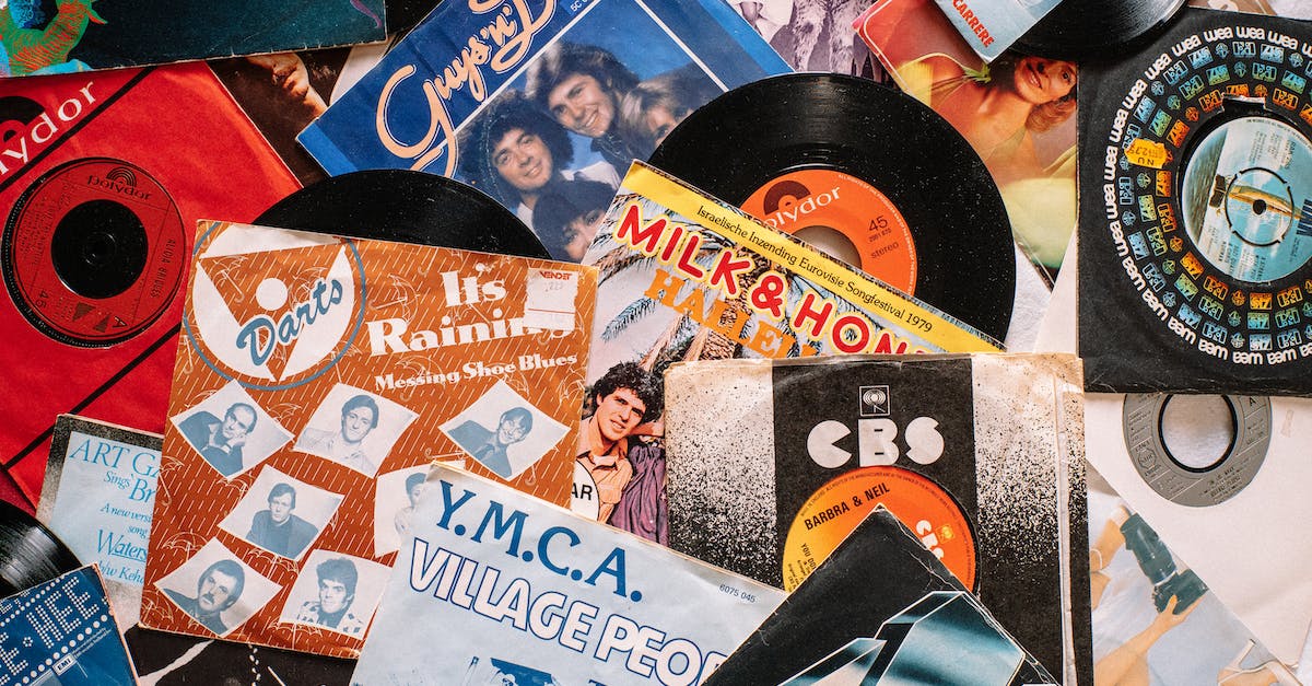 set-of-retro-vinyl-records-on-table-5671733